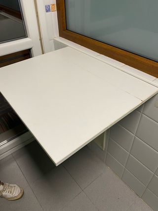 Mesa de cocina abatible de madera blanca 