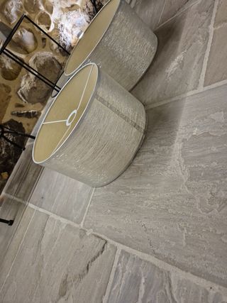 Pantallas de lámpara plateadas