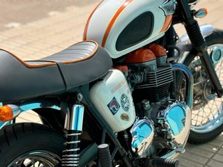 Triumph Bonneville T100 