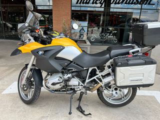 BMW R 1200 GS (2005) 1170 cc. 110 cv. 
126000km 