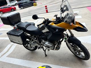 BMW R 1200 GS (2005) 1170 cc. 110 cv. 
126000km 