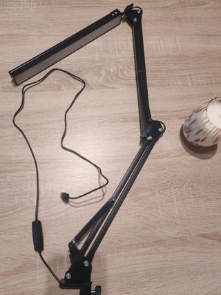 Lámpara LED de escritorio con 3 luces