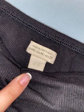 Top Negro Hombros Descubiertos