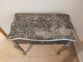 Juego de Mesa + Espejo Ovalado con Marco Metálico 