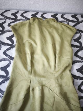 Vestido invitada estilo oriental verde lima