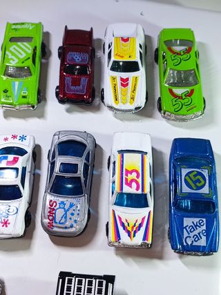 LOTE DE 17 COCHES
