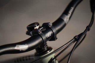 Commencal Clash SRAM electronico enduro 