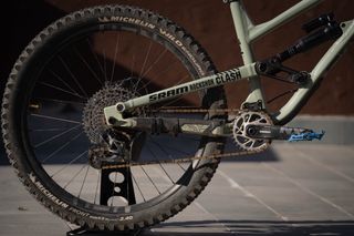 Commencal Clash SRAM electronico enduro 