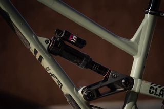Commencal Clash SRAM electronico enduro 