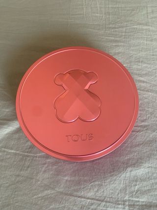 Caja metálica decorativa Tous de color rosado