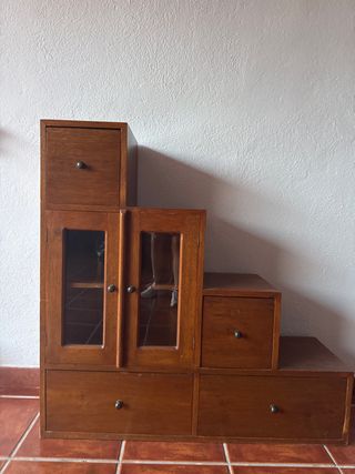 Mueble auxiliar escalera madera y cristal