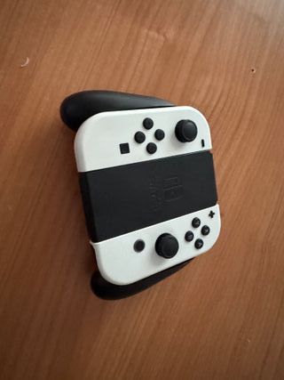 Nintendo Switch OLED bianco