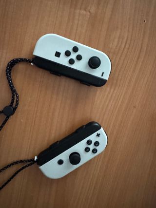 Nintendo Switch OLED bianco