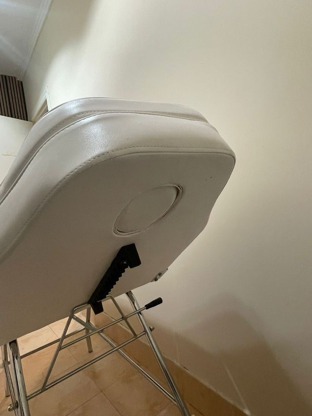 Camilla de estética