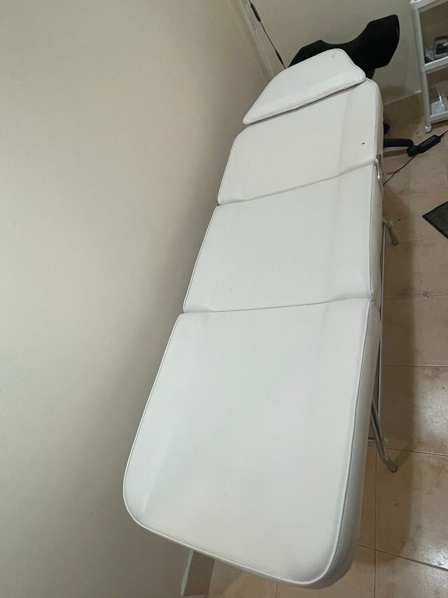 Camilla de estética