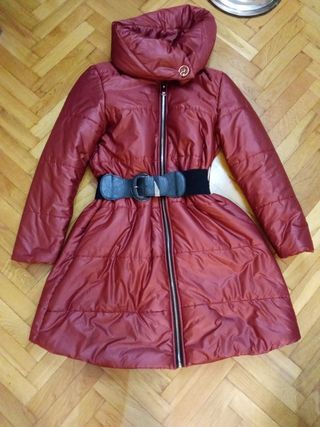Abrigo ligero plumas rojo