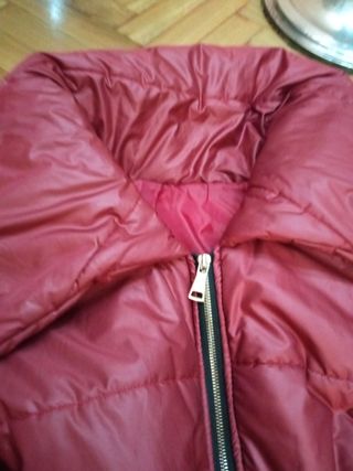 Abrigo ligero plumas rojo