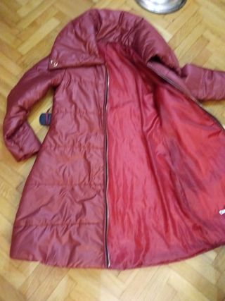 Abrigo ligero plumas rojo