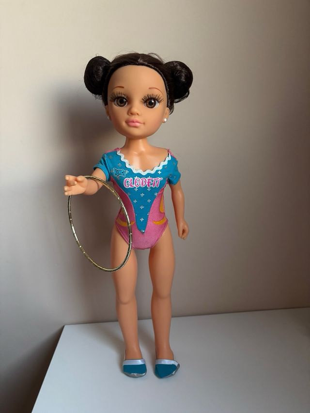 Nancy Clodett Gimnasta con Aro