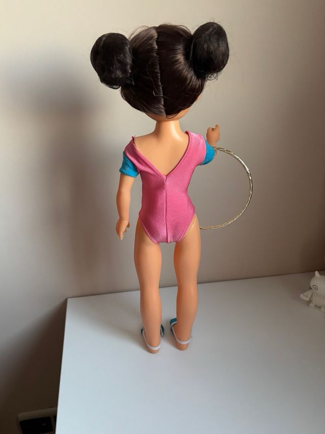 Nancy Clodett Gimnasta con Aro