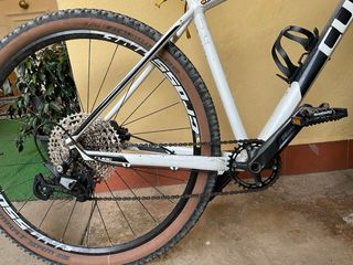 Bicicleta CUBE 29 pulgadas. 
