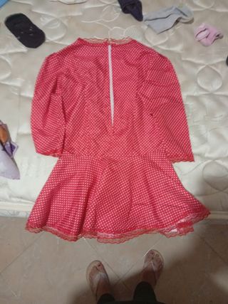 Traje de chulapa rojo con lunares blancos