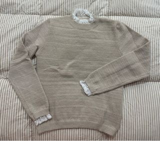 Jersey suave con puntilla beige