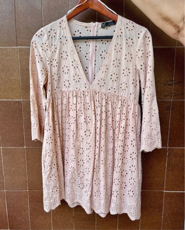 Vestido Rosa Zara con Bordado