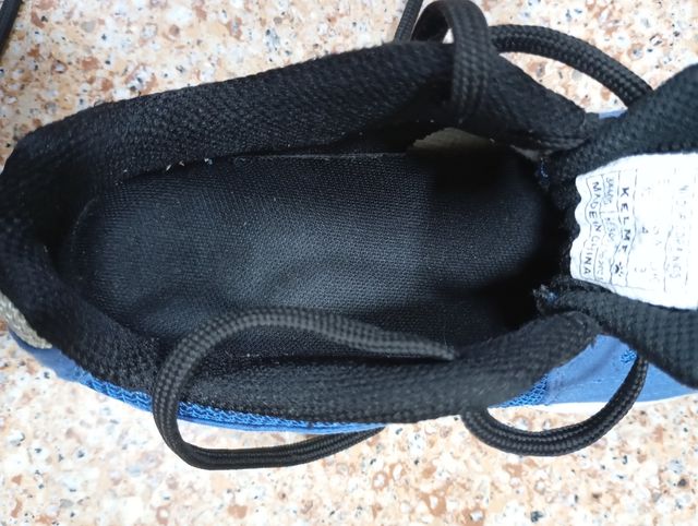 Botas de fútbol sala Kelme azules