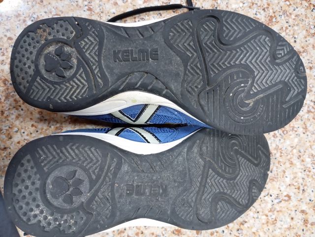 Botas de fútbol sala Kelme azules