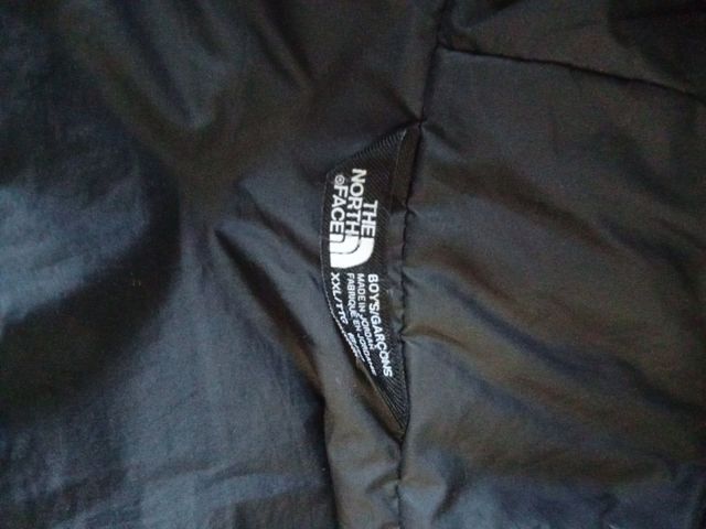 Chaqueta The North Face Negra Talla XXL de niño.