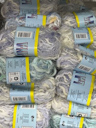 Lana acrílica NUEVA 0.4€/unidad