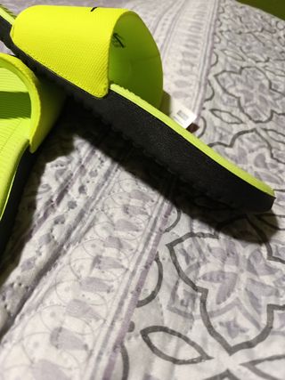 Chanclas Nike Kawa Slide GS/PS Amarillo Talla 38.5