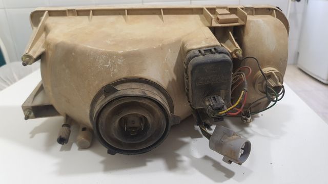 Faro anteriore sinistro Suzuki Vitara