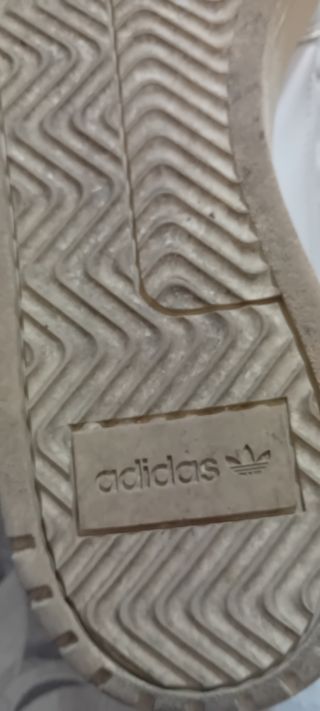 Scarpe da ginnastica Adidas bianche usate 