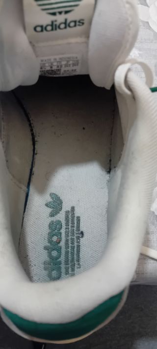 Scarpe da ginnastica Adidas bianche usate 