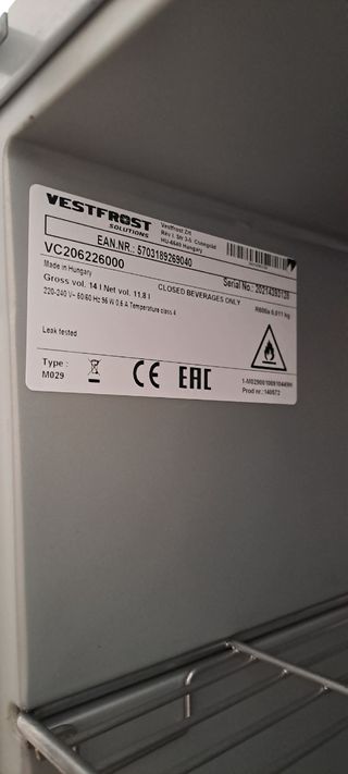 Mini Nevera Red Bull