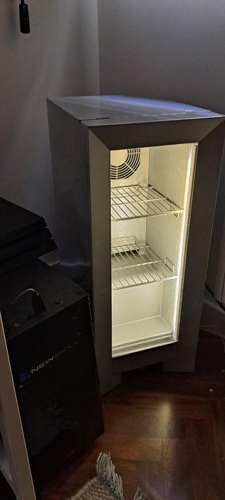 Mini Nevera Red Bull