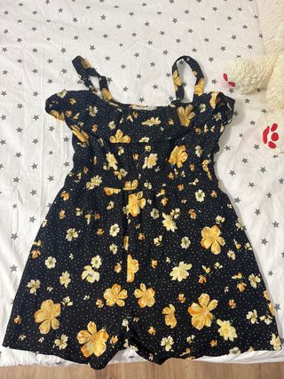 Mono floral negro con lunares