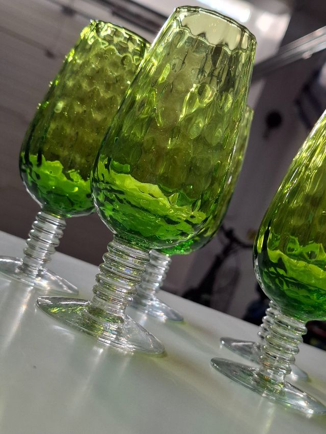 Copas de cristal verdes