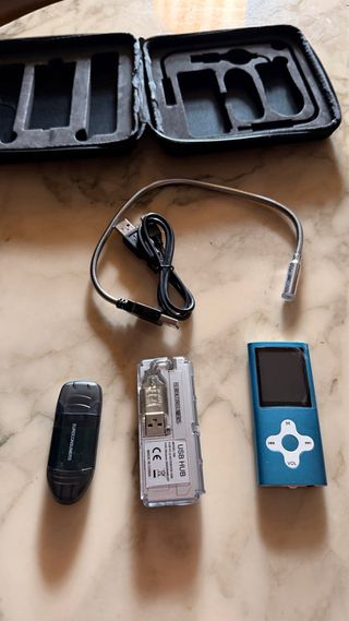Reproductor MP3/Lector Tarjeta/Hub USB