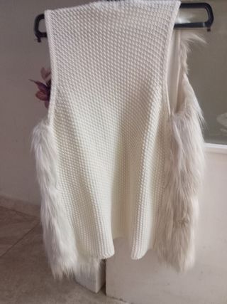 Chaqueta de punto sin mangas con pelo