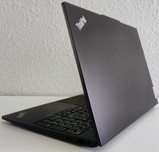 Portátil Lenovo Thinkpad E16 Negro