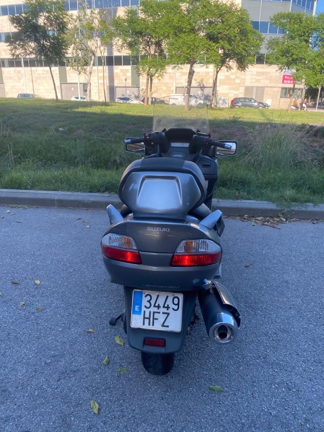 Suzuki Burgman 650 Executive-ITV octubre-27