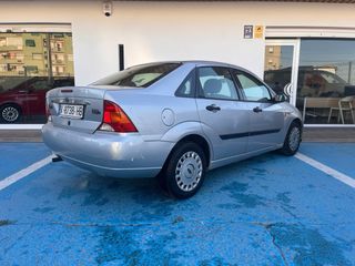 Ford Focus 2000