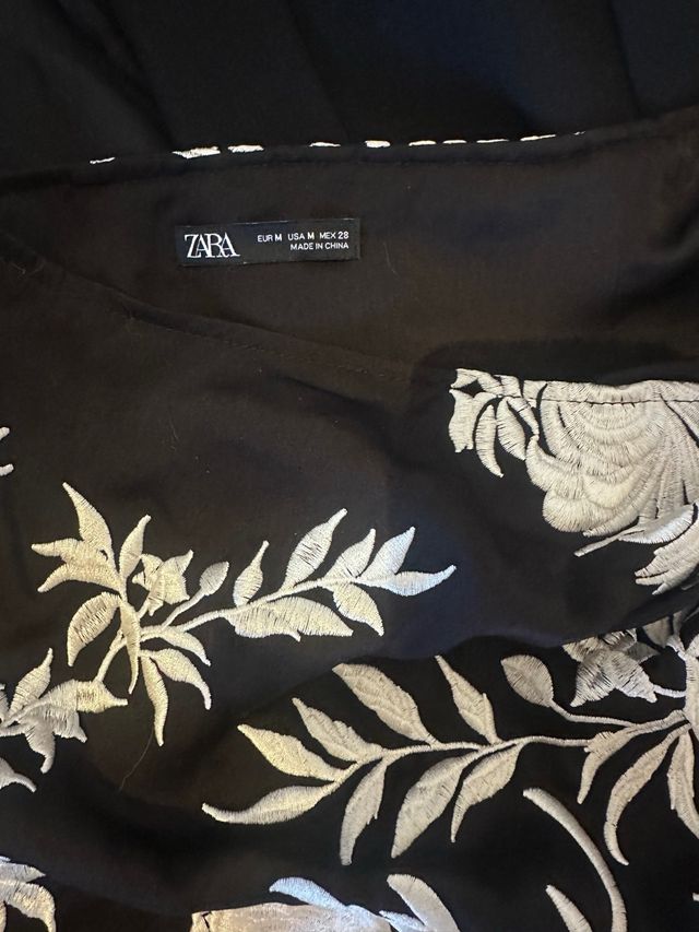 Falda Zara flecos tipo mantón