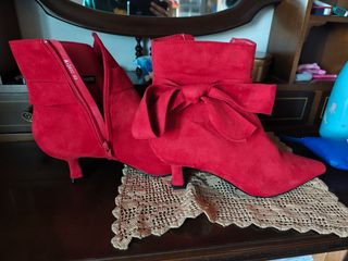 Botines rojos tacón 6cm lazo exterior talla 40