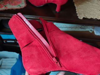 Botines rojos tacón 6cm lazo exterior talla 40