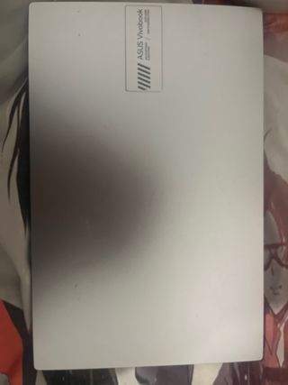 Portátil ASUS plateado