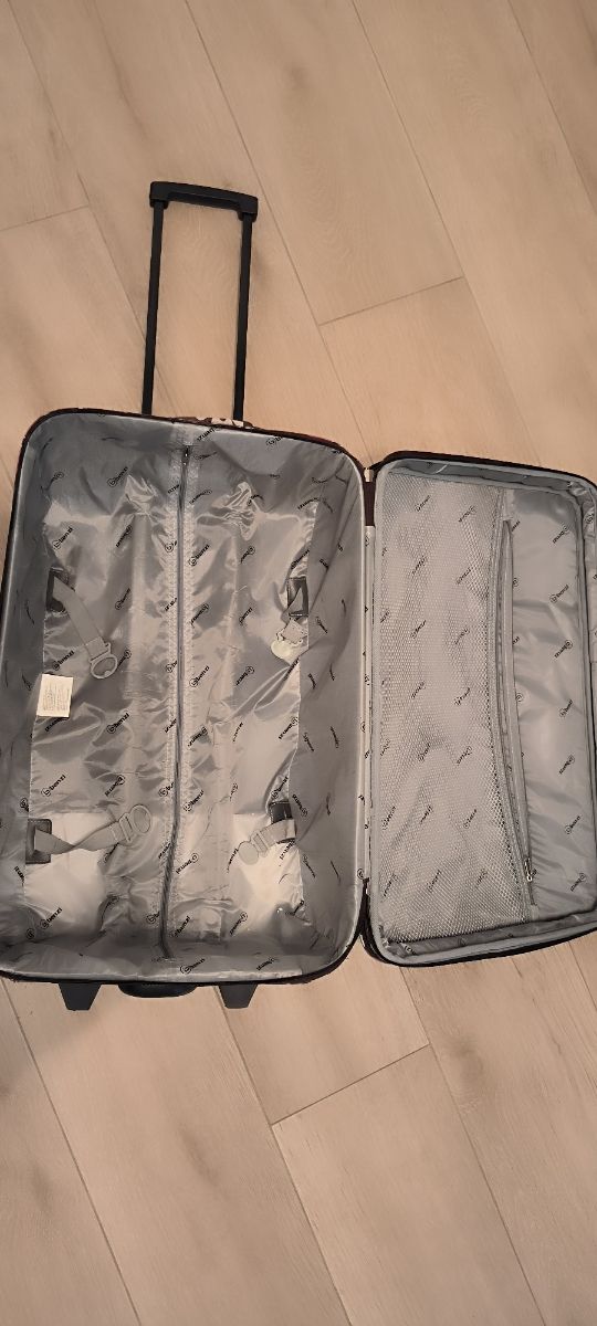 Maleta de viaje Benzi con estampado floral